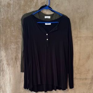 Carly Jean Los Angeles Black/Green long sleeve tee